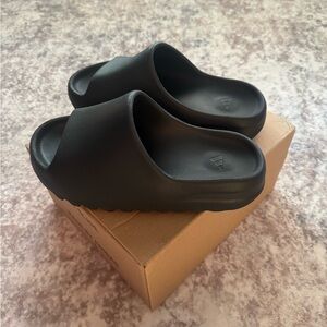 Adidas Yeezy Slides size US 7